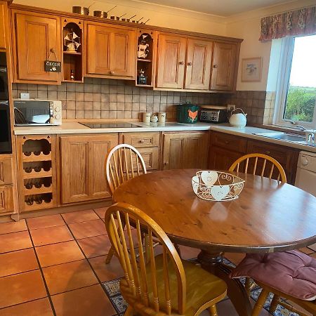Charming 2 Bed House Near Rhoscolyn Discounts For Holyhead Exterior photo
