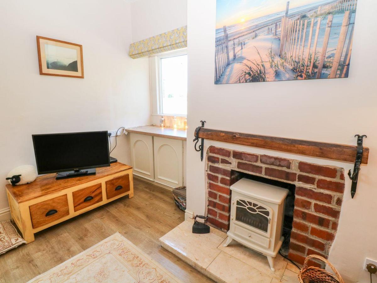 Charming 2 Bed House Near Rhoscolyn Discounts For Holyhead Exterior photo