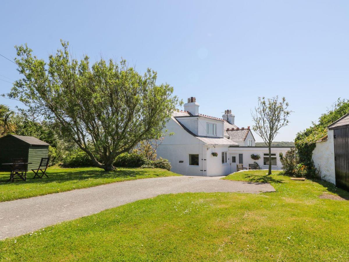 Charming 2 Bed House Near Rhoscolyn Discounts For Holyhead Exterior photo