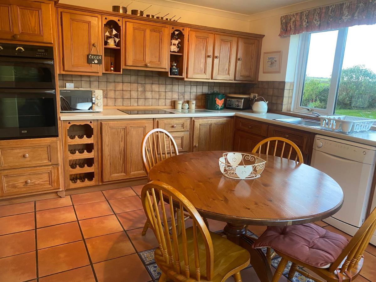 Charming 2 Bed House Near Rhoscolyn Discounts For Holyhead Exterior photo